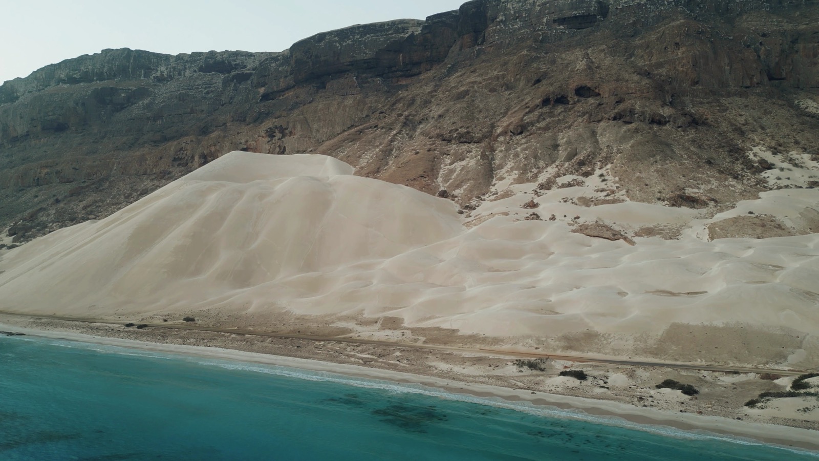 Arher sand dune below the cliffs